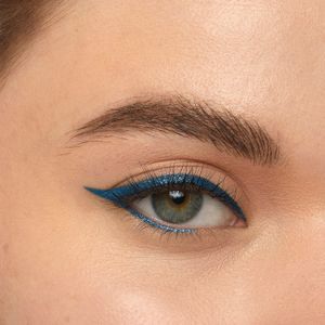 Tercera imatge del producte Perfilador Ulls Lasting Drama Blau de la marca MAYBELLINE