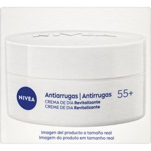 Quarta imatge del producte Crema Dia Antiarrugues Revitalitzant FP15 de la marca NIVEA