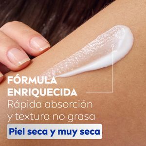 Quinta imatge del producte Crema Corporal Hidratant i Nutritiva de la marca NIVEA